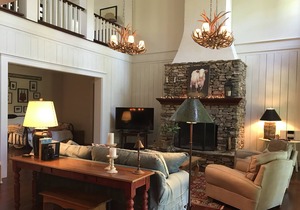 Large Home Deep Water Close to I-85 Pet Friendly Clemson/UGA Convenient