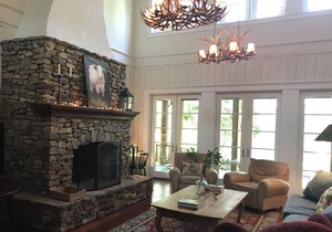 Large Home Deep Water Close to I-85 Pet Friendly Clemson/UGA Convenient