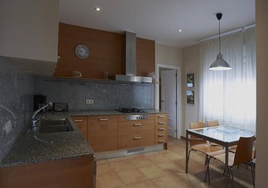 Large house with pool in Calafat