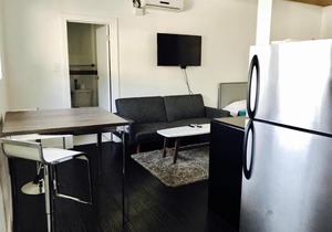 LARGE Studio Apt in Silverlake on Sunset Blvd!