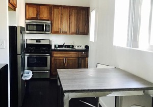 LARGE Studio Apt in Silverlake on Sunset Blvd!