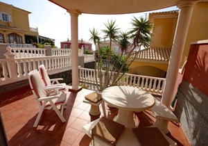 LAS DUNAS 2 by RENTMEDANO Pretty 2 bedroom villa, ocean views, pool and WiFi