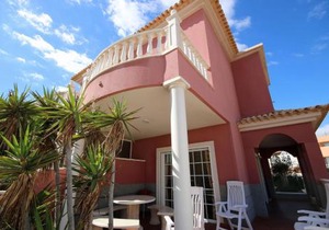 LAS DUNAS 2 by RENTMEDANO Pretty 2 bedroom villa, ocean views, pool and WiFi