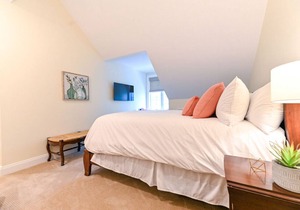 Laurel Room - Granville Queen Inn, Downtown Historic Edenton