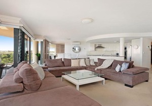 Le Point 702 - Luxury and Views!