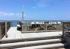 Liberty Breeze-Charming Cottage on Lake Erie Near Port Clinton, Lakefront