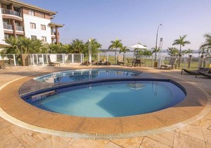 Life Resort às margens do lago