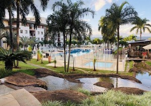 Life Resort às margens do lago