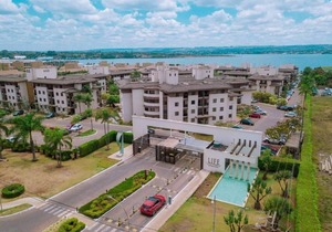 Life Resort às margens do lago