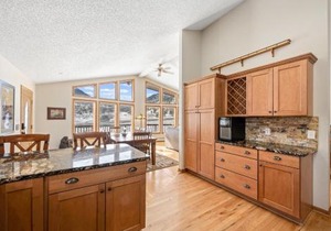 Lily Mountain Lodge - Amazing Mountains Views, Private Hot Tub, Great Location