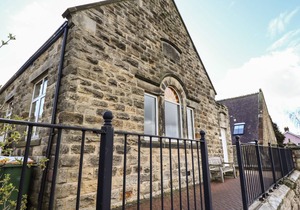 LIMBER VIEW, family friendly, with a garden in Grosmont