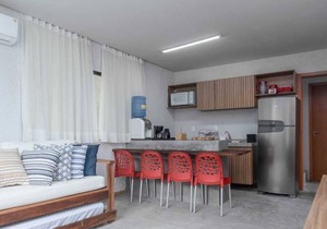 Linda casa com piscina, 5 min da praia