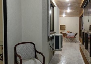 LINDO AP NA RUA 252, NO CORAÇÃO DE MEIA PRAIA