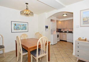 LINENS & DAILY ACTIVITIES INCLUDED*!. OCEANFRONT/BOARDWALK BUILDING/ROOFTOP POOL Lovely updated kitchen, tile flooring offer a great look to this great unit. 2bdrm/2ba with 1340 sq ft of space to relax
