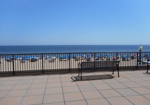 LINENS & DAILY ACTIVITIES INCLUDED*!. OCEANFRONT/BOARDWALK BUILDING/ROOFTOP POOL Lovely updated kitchen, tile flooring offer a great look to this great unit. 2bdrm/2ba with 1340 sq ft of space to relax