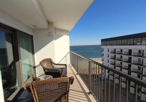 LINENS & DAILY ACTIVITIES INCLUDED! OCEANFRONT/BOARDWALK BUILDING W/ROOFTOP POOL Enjoy this home away from home! Everything is new in this top floor luxury condo including all furniture, mattresses and bedding.