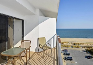 LINENS & DAILY ACTIVITIES INCLUDED! OCEANFRONT/BOARDWALK BUILDING W/ROOFTOP POOL Furnished for comfort after a day in the sun. Relax in this 1100 sq ft unit with great southern exposure and lovely ocean views