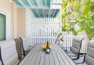 Linger Longer by AvantStay Key West Walkable Gated Community Shared Pool Week Long Stays Only