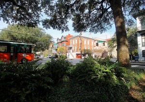 Location, Location! 2BR/2BA in Center of Downtown