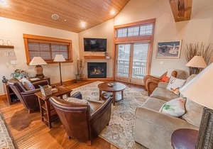 Lodges at Cannon Beach B1