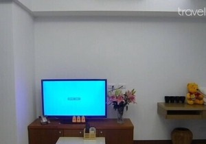 Loft Style Apt sleeps 4~6pax near Kaohsiung Train Station 童話世界樓中樓近高雄火車站
