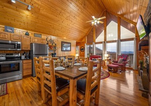 Log Cabin-Great view-Hot Tub-Enjoy Dollywood Fireworks from the deck-Resort Pool