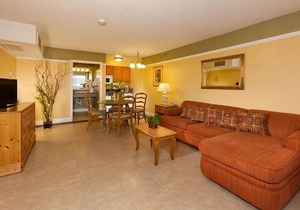 Look No Further! 2 Great Units, Indoor Pool, Minutes to Nevada Museum Art!