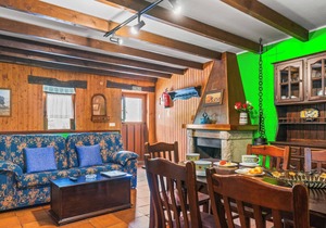 Lorences Rural Apartments with mountain views for 5 people