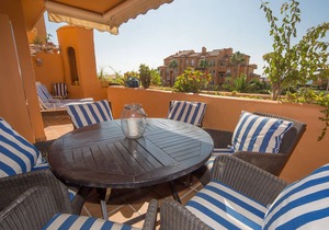 Los Granados de la Duquesa 2212