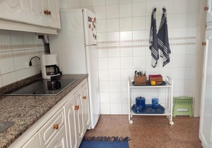 Lovely 2 Bedroom Bungalow With Parking