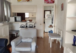 Lovely 2 Bedroom Bungalow With Parking