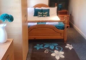 Lovely 4-Bed Apartment in Harrow