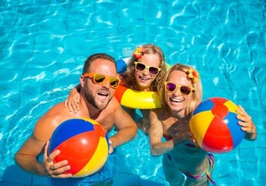 Lovely 6 berth caravan at Naze Marine Holiday Park in Essex ref 17275C