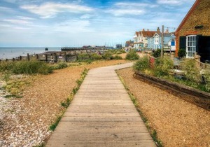 Lovely 6 Berth Caravan At Seaview Holiday Park In Kent Ref 47001D