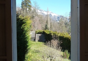 Lovely house with beautiful garden, close to town center. No Linky + filter.