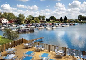 Lovely Static 6 Bed Caravan at Billing Aquadrome