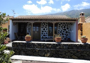 LP1022 Holiday cottage in Breña Alta