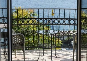 LukiDuki Beachfront Apartment