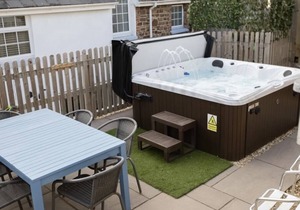 LUNDY SEAVIEW! Great Family Home