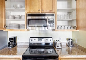 Luxe San Bruno 2BR w/Pool, Gym, W/D, near trains + shops, by Blueground