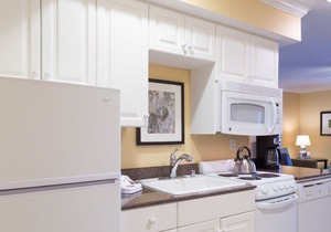 Luxurious 1 bedroom, 1 bath condo - Carlsbad Inn Beach Resort! Best Rates!