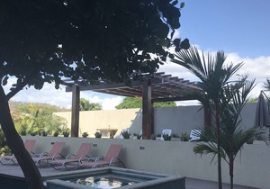 Luxurious 3BR condo walking distance to the beach