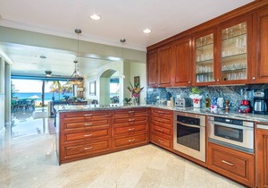 Luxurious Beachfront Villa