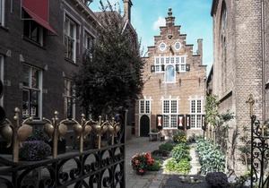 Luxurious Holiday Home in Enkhuizen with Parking