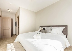 LUXURY 1BR APARTMENT l ENTERTAINMENT FREE PARK