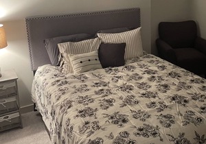 Luxury 1br HIGHRISE w/ a balcony & uptown view