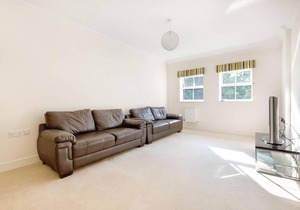 Luxury 2 Bedroom Apartment in Northwood