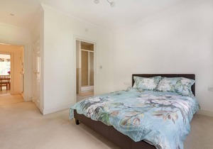 Luxury 2 Bedroom Apartment in Northwood