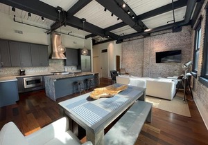 Luxury 3BD/3 5Bath Full Floor - Prvt Elevator/Grocery/Superdome/Streetcar/Dining