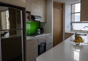 Luxury Apartment w/PANORAMIC Views 🌃 Lleras Park